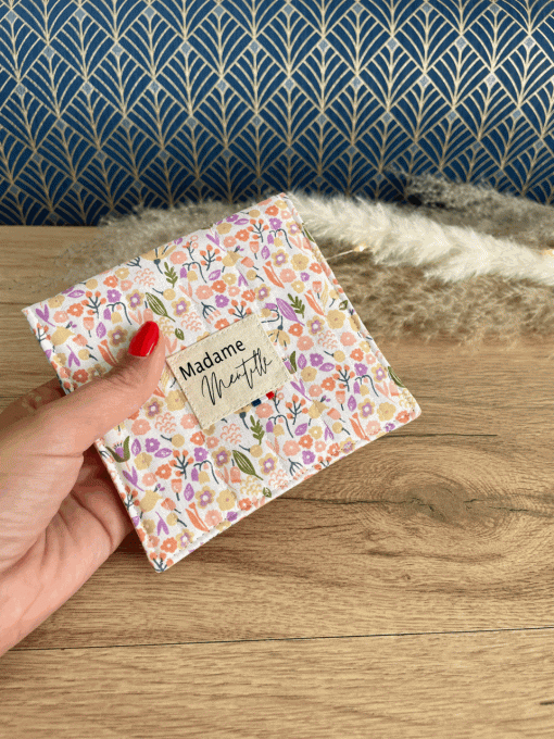 La Pochette réglette fleurie