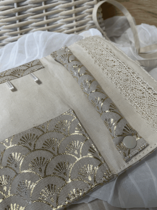 La Pochette à Bijoux doré